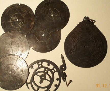 Instrument de navigation maritime ancien sextant en laiton signé